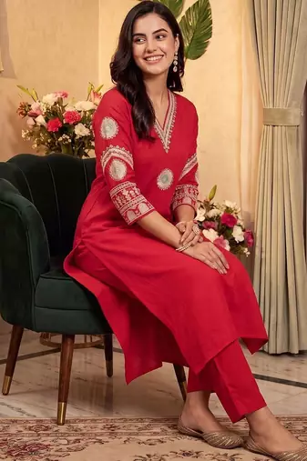 Women Ethnic Motifs Embroidered Regular Thread Work Kurta with Trousers