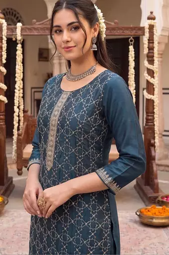Women Ethnic Motifs Embroidered Regular Thread Work Kurta with Trousers & With Dupatta