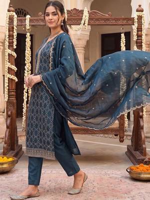 Women Ethnic Motifs Embroidered Regular Thread Work Kurta with Trousers & With Dupatta 6