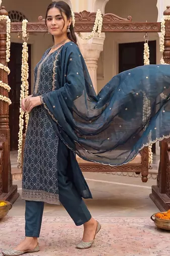 Women Ethnic Motifs Embroidered Regular Thread Work Kurta with Trousers & With Dupatta