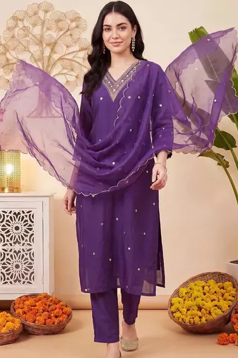 Women Ethnic Motifs Regular Kurta with Trousers & With Dupatta