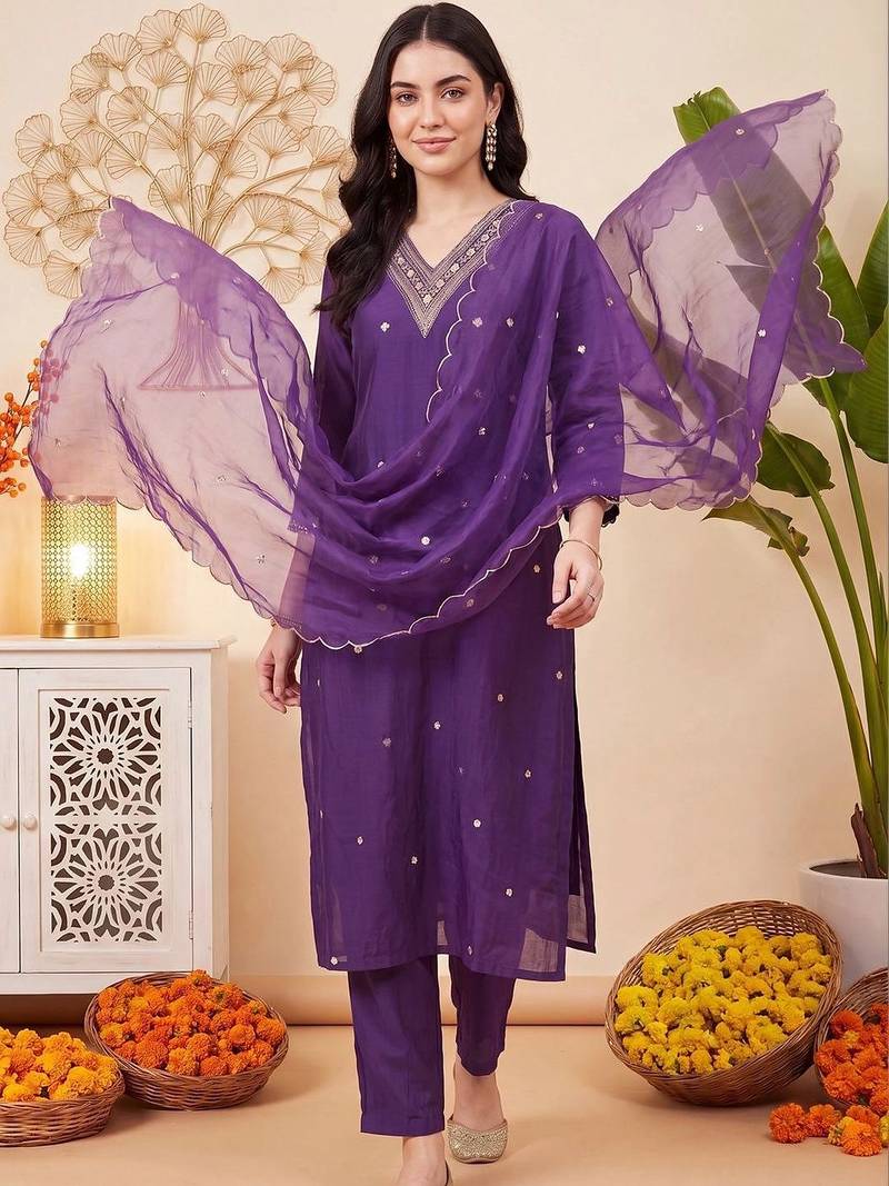 Women Ethnic Motifs Regular Kurta with Trousers & With Dupatta