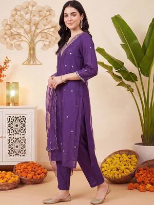 Women Ethnic Motifs Regular Kurta with Trousers & With Dupatta 3
