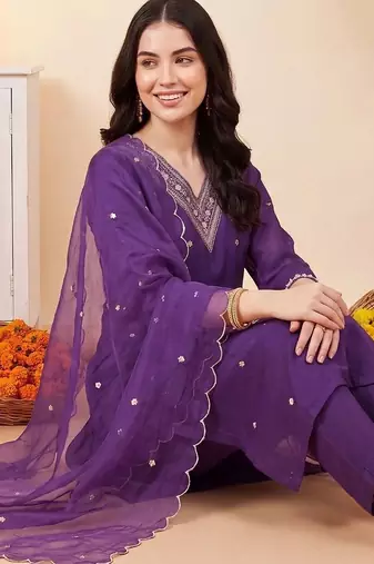 Women Ethnic Motifs Regular Kurta with Trousers & With Dupatta