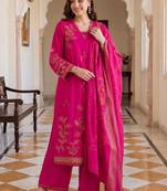 Women Floral Printed Regular Kurta with Palazzos & With Dupatta
