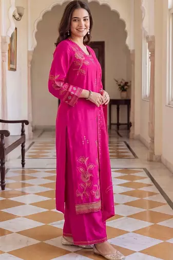 Women Floral Printed Regular Kurta with Palazzos & With Dupatta