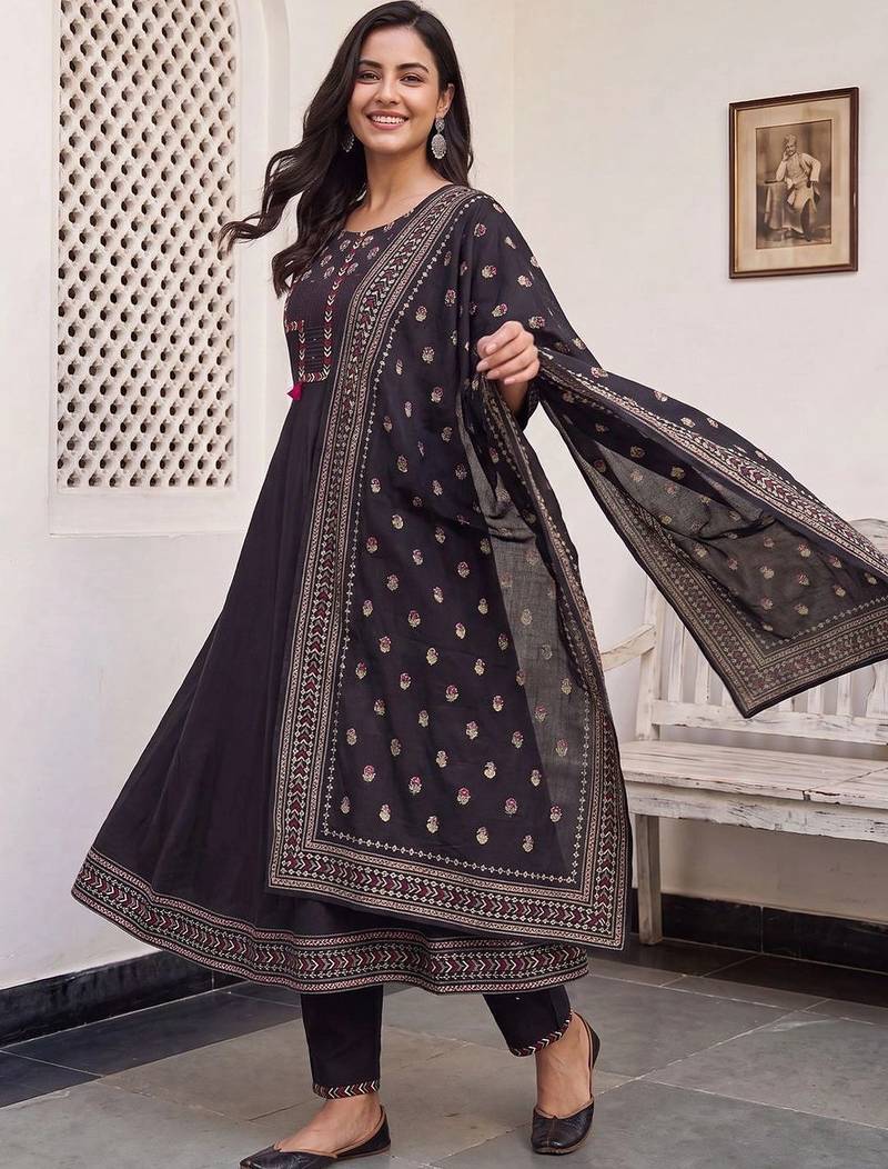 Women Ethnic Motifs Embroidered Regular Thread Work Pure Cotton Kurta with Trousers & With Dupatta