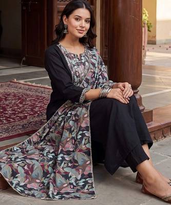 Women Floral Regular Thread Work Kurta with Trousers & With Dupatta 5
