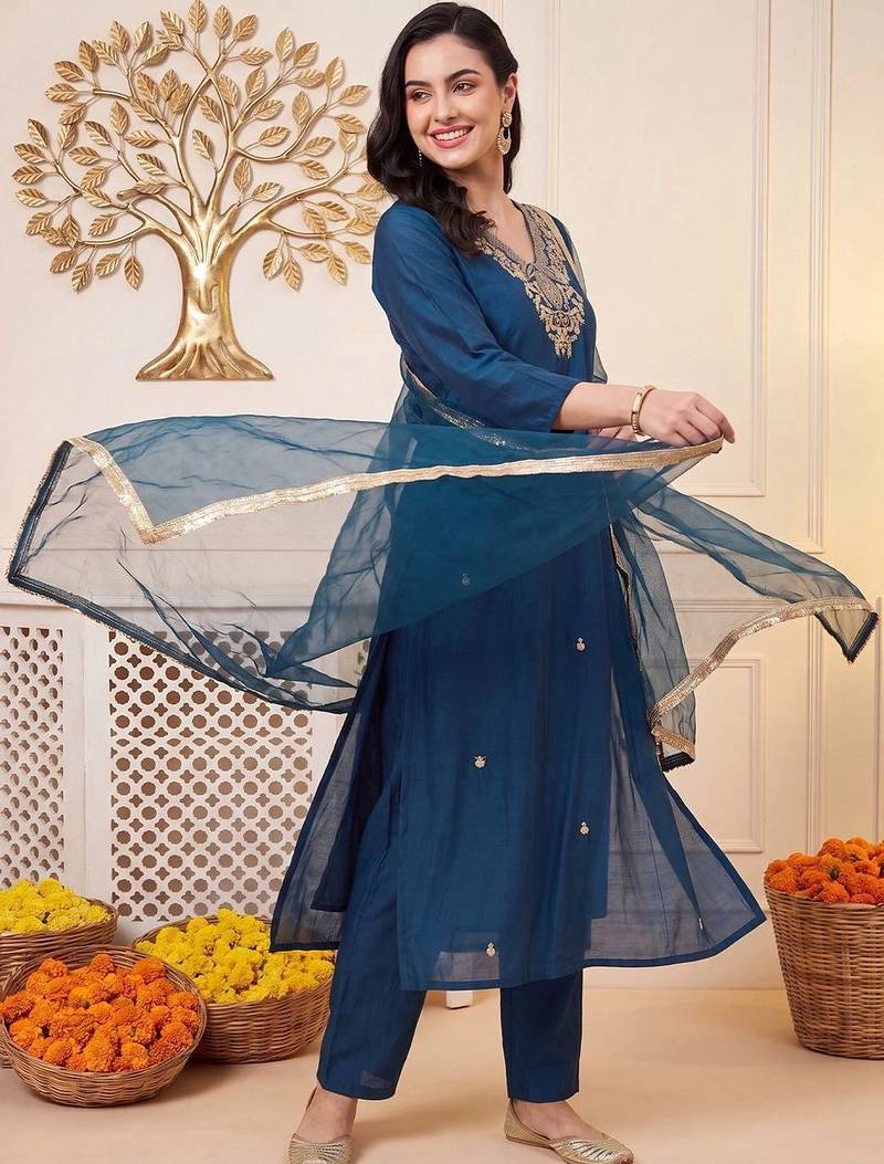 Women Ethnic Motifs Embroidered Regular Thread Work Kurta with Trousers & With Dupatta