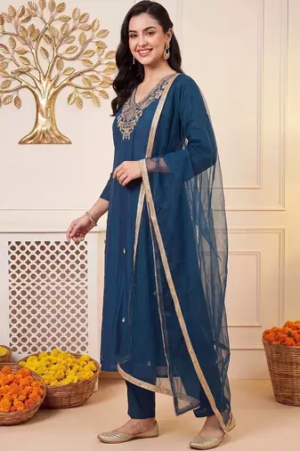 Women Ethnic Motifs Embroidered Regular Thread Work Kurta with Trousers & With Dupatta