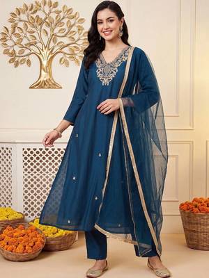 Women Ethnic Motifs Embroidered Regular Thread Work Kurta with Trousers & With Dupatta 6