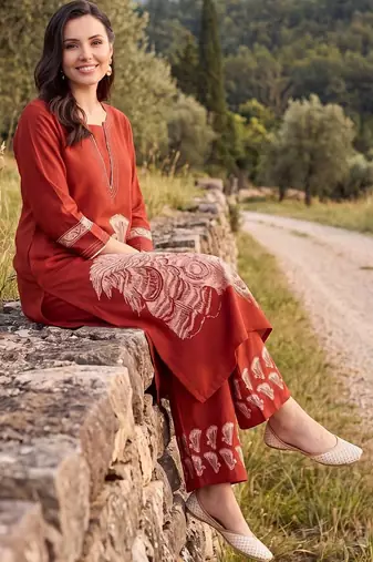 Women Animal Printed Regular Kurta with Palazzos