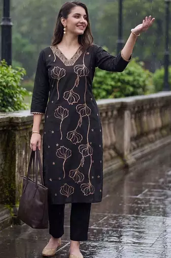 Women Floral Embroidered Regular Thread Work Kurta with Trousers