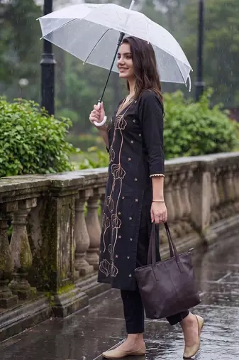 Women Floral Embroidered Regular Thread Work Kurta with Trousers