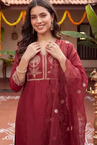 Women Ethnic Motifs Embroidered Regular Thread Work Kurta with Trousers & With Dupatta