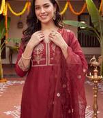 Women Ethnic Motifs Embroidered Regular Thread Work Kurta with Trousers & With Dupatta