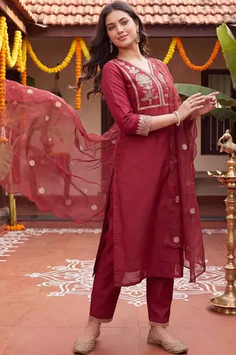 Women Ethnic Motifs Embroidered Regular Thread Work Kurta with Trousers & With Dupatta
