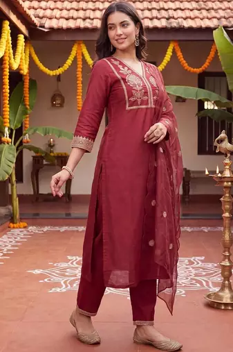 Women Ethnic Motifs Embroidered Regular Thread Work Kurta with Trousers & With Dupatta