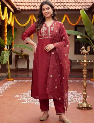 Women Ethnic Motifs Embroidered Regular Thread Work Kurta with Trousers & With Dupatta 6