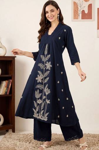Women Ethnic Motifs Embroidered Empire Thread Work Kurta with Palazzos