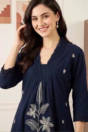 Women Ethnic Motifs Embroidered Empire Thread Work Kurta with Palazzos