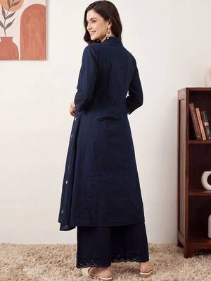 Women Ethnic Motifs Embroidered Empire Thread Work Kurta with Palazzos 4