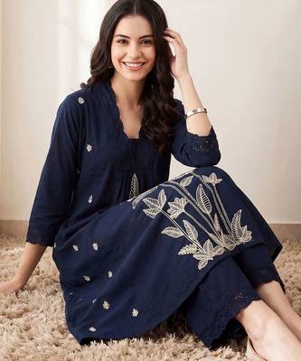 Women Ethnic Motifs Embroidered Empire Thread Work Kurta with Palazzos 5