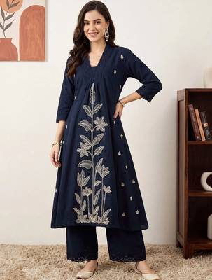 Women Ethnic Motifs Embroidered Empire Thread Work Kurta with Palazzos 6