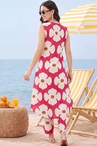 Women Floral Printed Regular Pure Cotton Kurta with Trousers