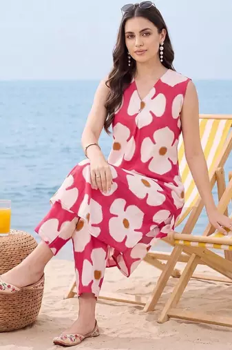 Women Floral Printed Regular Pure Cotton Kurta with Trousers