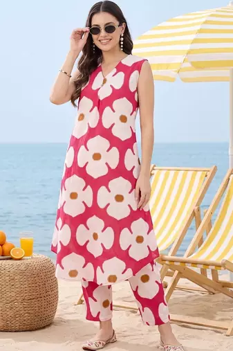 Women Floral Printed Regular Pure Cotton Kurta with Trousers