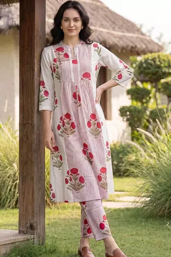 Women Floral Printed Empire Pure Cotton Kurta with Trousers