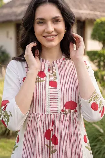 Women Floral Printed Empire Pure Cotton Kurta with Trousers