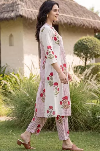 Women Floral Printed Empire Pure Cotton Kurta with Trousers
