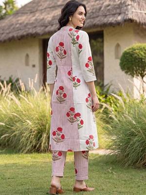 Women Floral Printed Empire Pure Cotton Kurta with Trousers 4