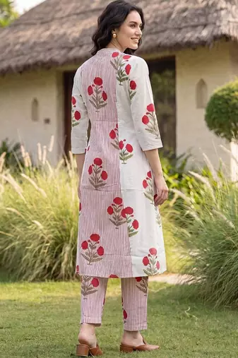 Women Floral Printed Empire Pure Cotton Kurta with Trousers