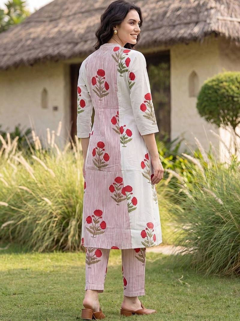Women Floral Printed Empire Pure Cotton Kurta with Trousers