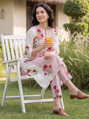 Women Floral Printed Empire Pure Cotton Kurta with Trousers 5