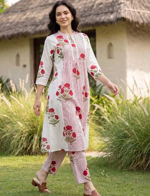 Women Floral Printed Empire Pure Cotton Kurta with Trousers 6
