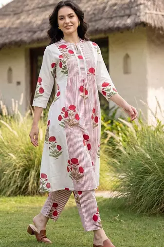 Women Floral Printed Empire Pure Cotton Kurta with Trousers