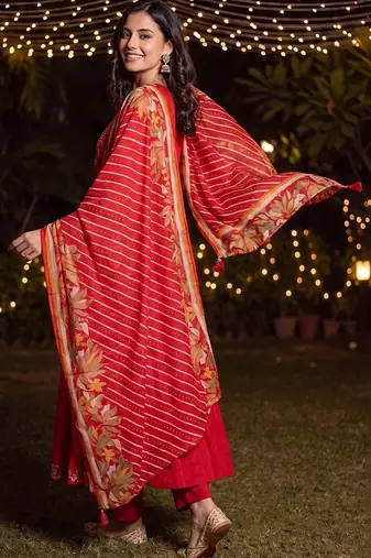 Women Ethnic Motifs Embroidered Regular Thread Work Kurta with Trousers & With Dupatta