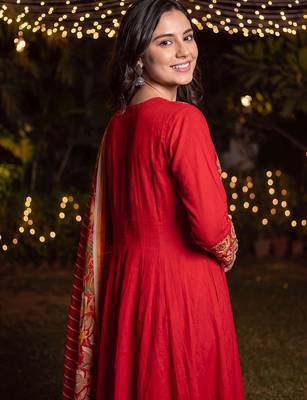Women Ethnic Motifs Embroidered Regular Thread Work Kurta with Trousers & With Dupatta 4