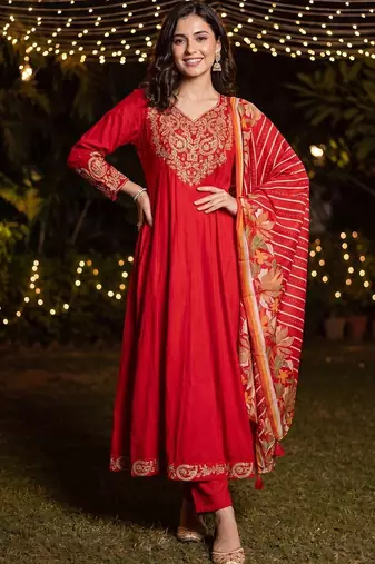 Women Ethnic Motifs Embroidered Regular Thread Work Kurta with Trousers & With Dupatta