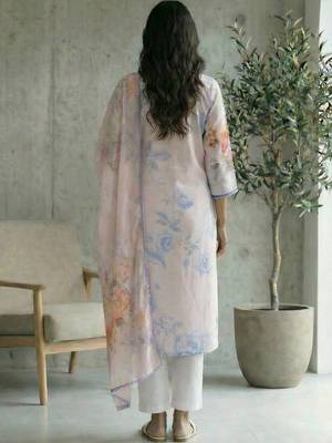 Women Floral Printed Regular Linen Kurta with Trousers & With Dupatta 2