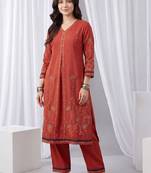 Women Floral Embroidered Regular Thread Work Kurta with Trousers