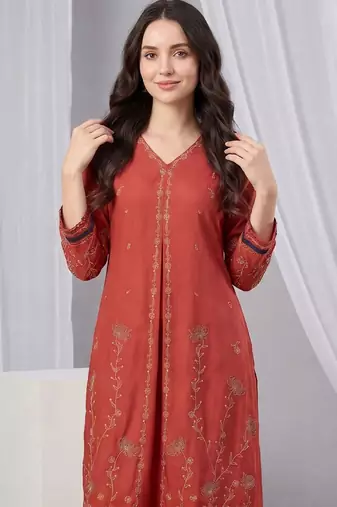 Women Floral Embroidered Regular Thread Work Kurta with Trousers