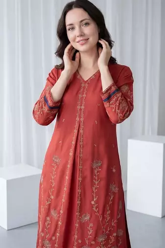 Women Floral Embroidered Regular Thread Work Kurta with Trousers