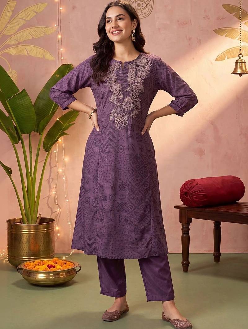 Women Ethnic Motifs Printed Regular Kurta with Trousers
