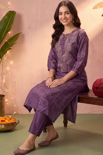 Women Ethnic Motifs Printed Regular Kurta with Trousers