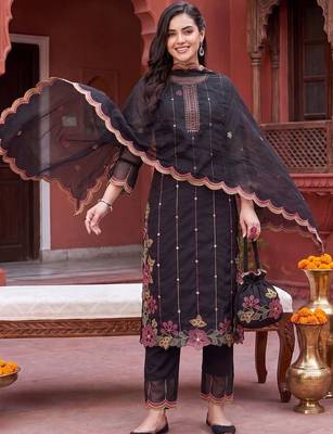 Women Floral Embroidered Regular Thread Work Kurta with Trousers & With Dupatta 3